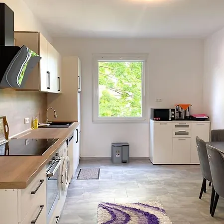 Modern In Apartamento